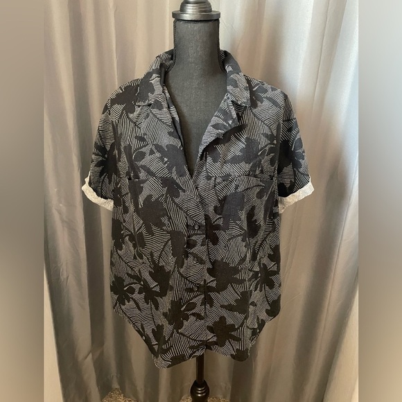 Universal Thread Tops - 236. Universal Thread Button Down Blouse, Size XXL, EUC